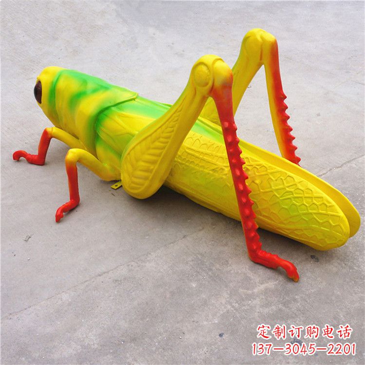 安阳仿真蝗虫玻璃钢蚂蚱雕塑