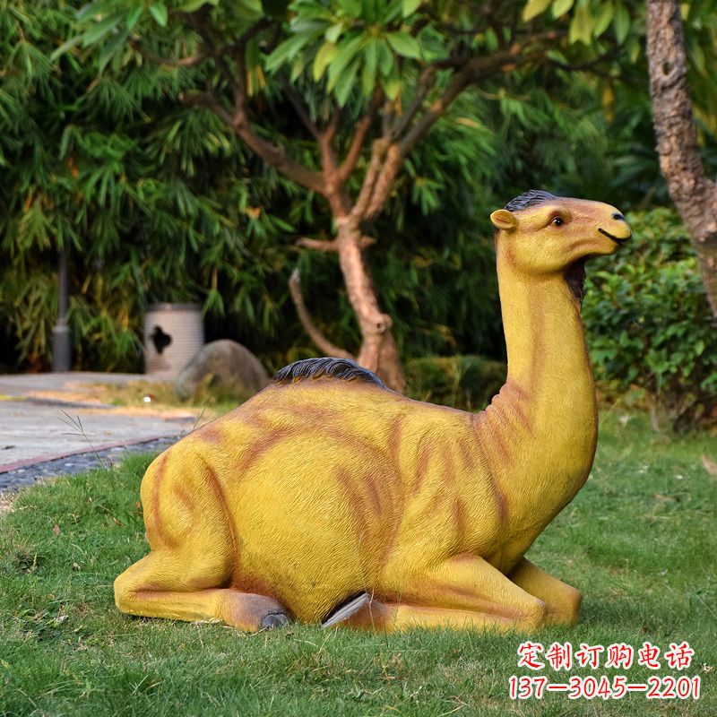 安阳仿真爬卧的骆驼雕塑-公园草坪动物摆件