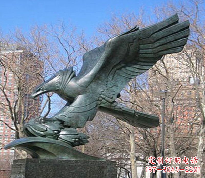 安阳飞鹰石雕动物景观雕塑