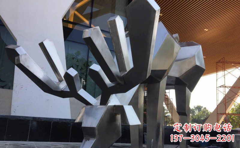 安阳公园不锈钢大型抽象几何驯鹿动物雕塑