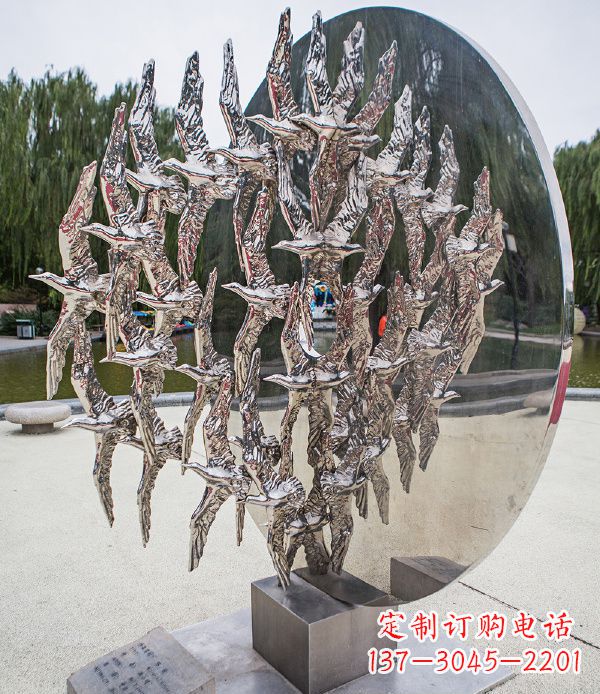 安阳公园不锈钢动物鸽子雕塑