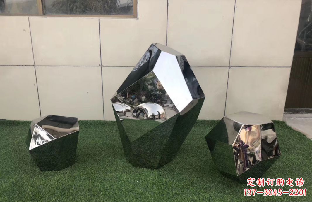 安阳公园不锈钢镜面鹅卵石雕塑
