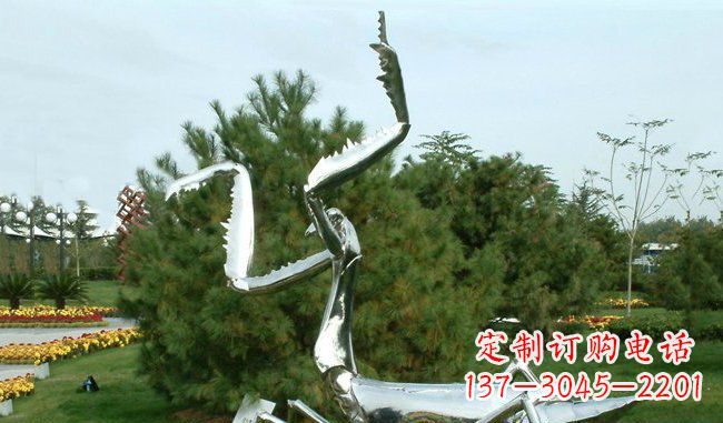 安阳公园不锈钢昆虫螳螂雕塑