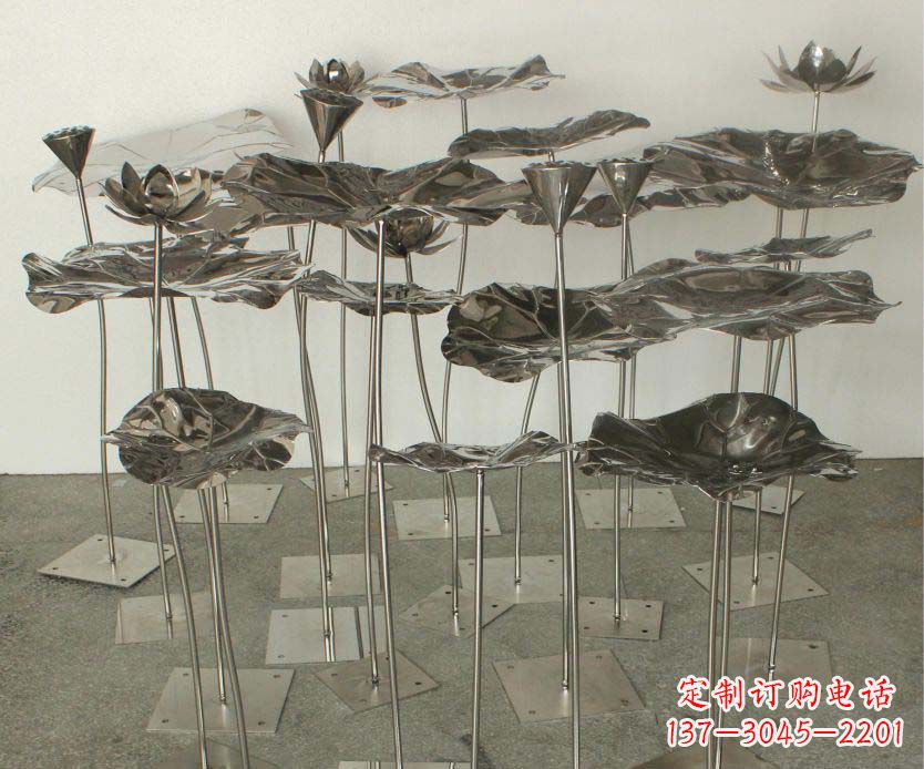 安阳公园不锈钢莲花莲叶雕塑