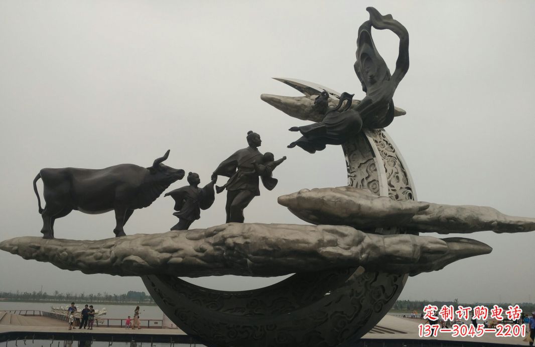 安阳公园不锈钢牛郎织女景观雕塑