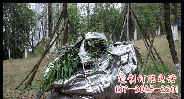 安阳公园不锈钢手提包造型雕塑