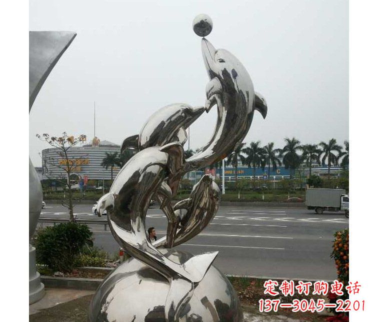 安阳公园不锈钢跳跃玩球的海豚雕塑 (2)