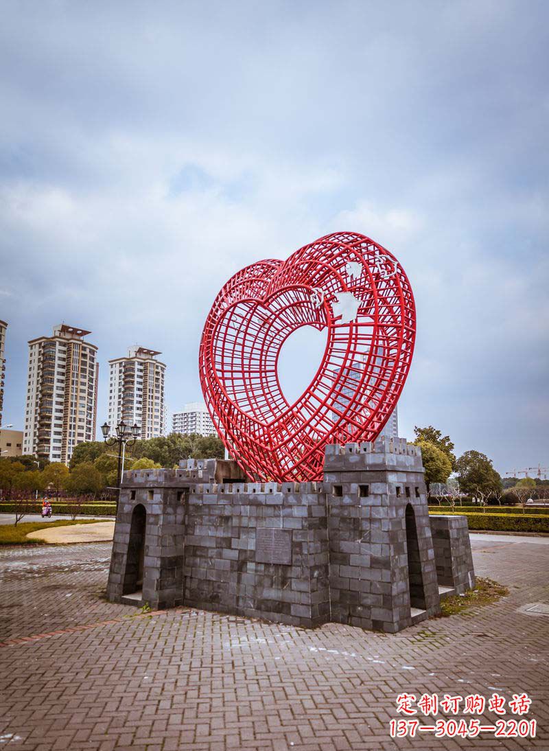 安阳公园不锈钢心形和和平鸽雕塑