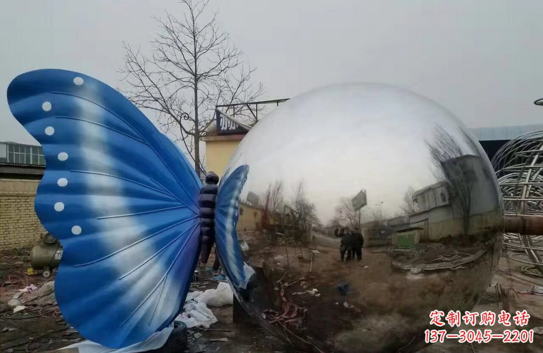 安阳公园不锈钢圆球和蝴蝶景观雕塑