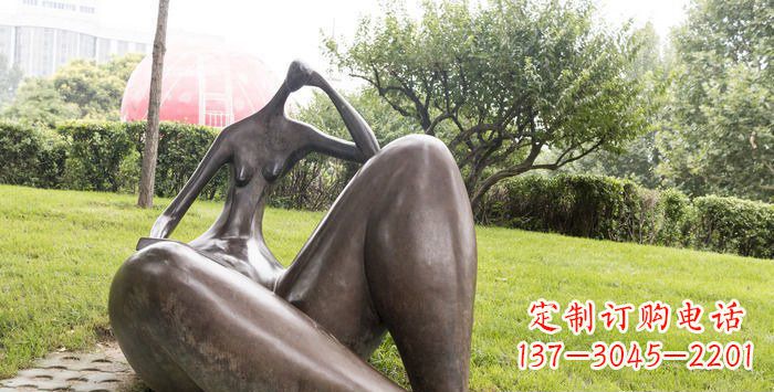 安阳公园抽象女人景观铜雕