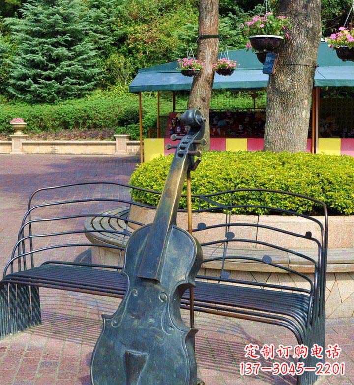 安阳公园大提琴景观铜雕