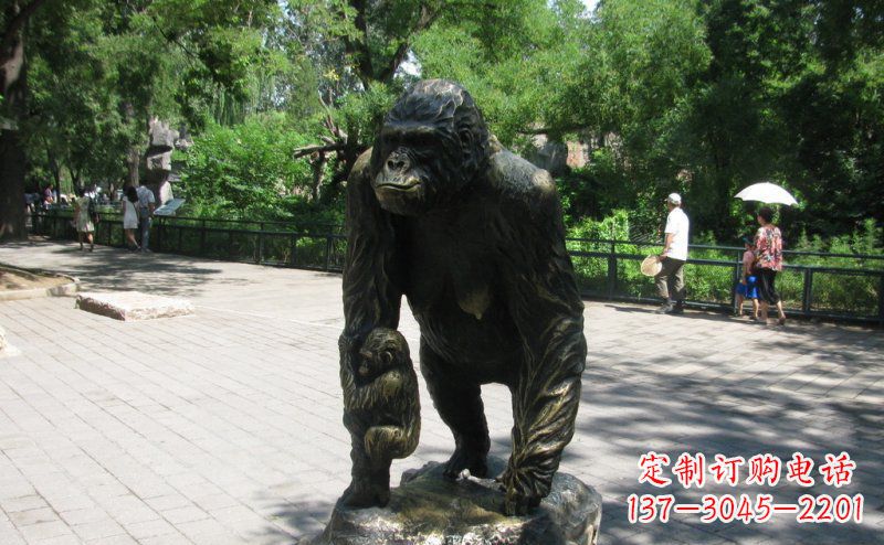 安阳公园大猩猩动物铜雕 (2)