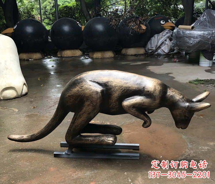 安阳公园袋鼠动物铜雕