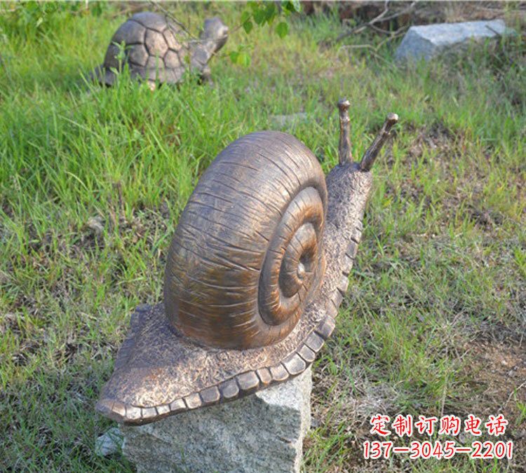 安阳公园动物玻璃钢仿铜蜗牛雕塑