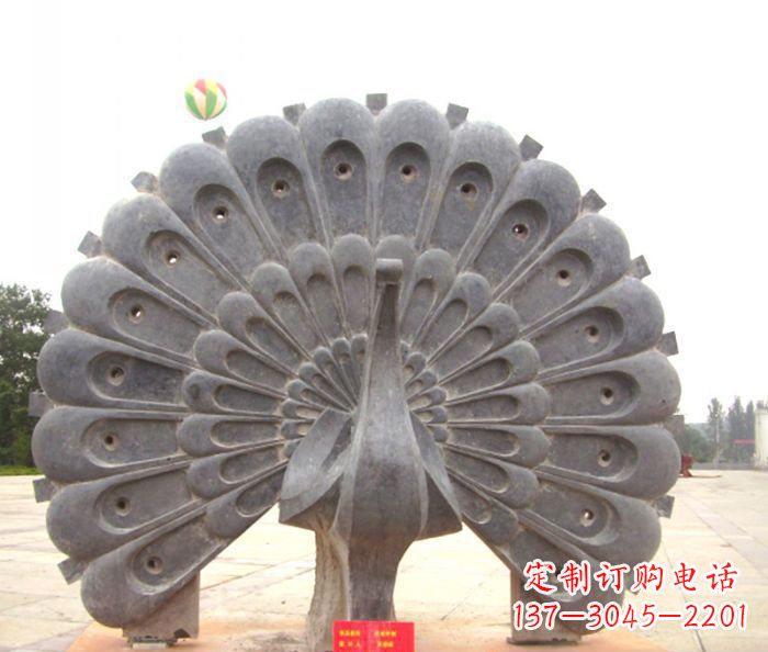 安阳公园动物孔雀开屏石雕