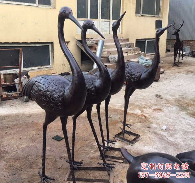 安阳公园动物铜雕丹顶鹤