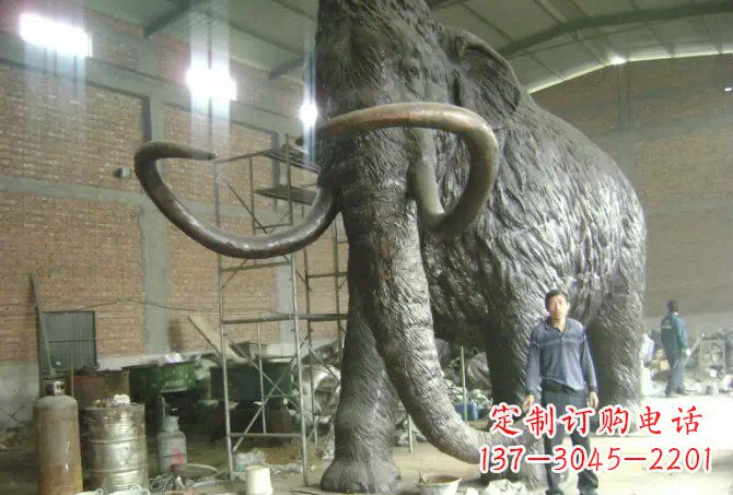 安阳公园动物长毛象铜雕