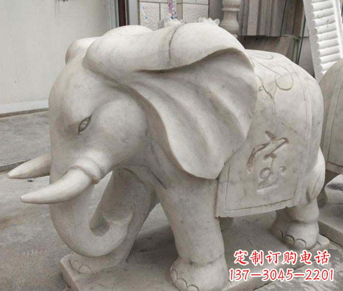 安阳公园动物招财大象石雕