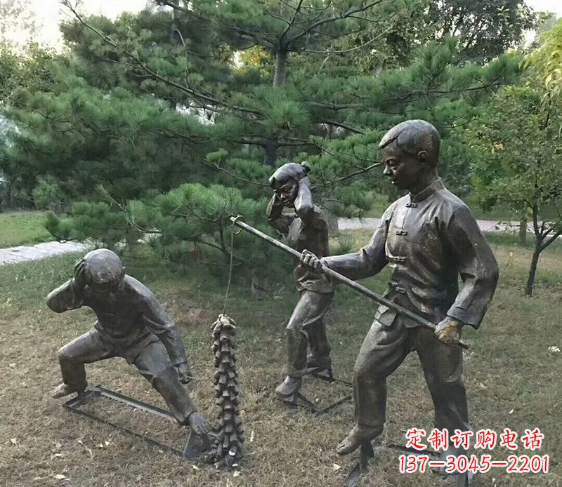 安阳公园放鞭炮的儿童铜雕