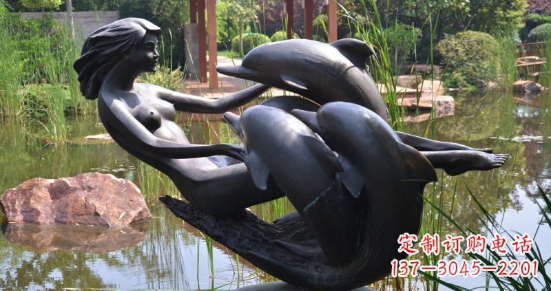安阳公园海豚和女孩景观铜雕