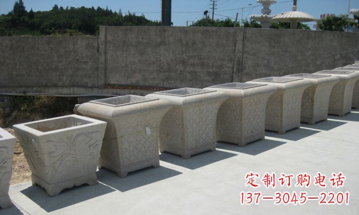 安阳大理石花盆石雕 – 在公园展现精美自然风貌