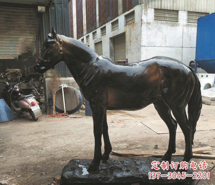 安阳玻璃钢仿铜雕塑栩栩如生的飞奔骏马