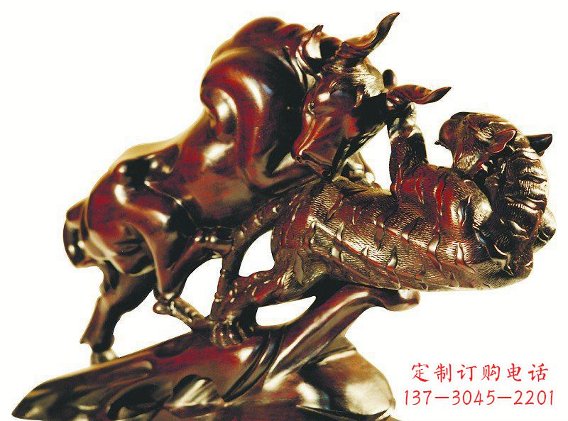 安阳风格独特的铜制老虎雕塑