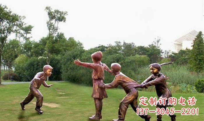 安阳风格多变的老鹰雕塑