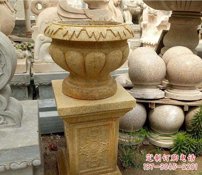 安阳砂岩花盆景观石雕--美观多彩的室外装饰