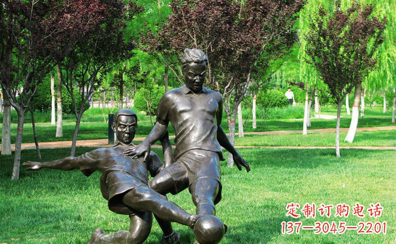 安阳足球运动铜雕