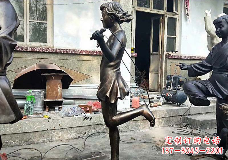 安阳精美女孩铜雕