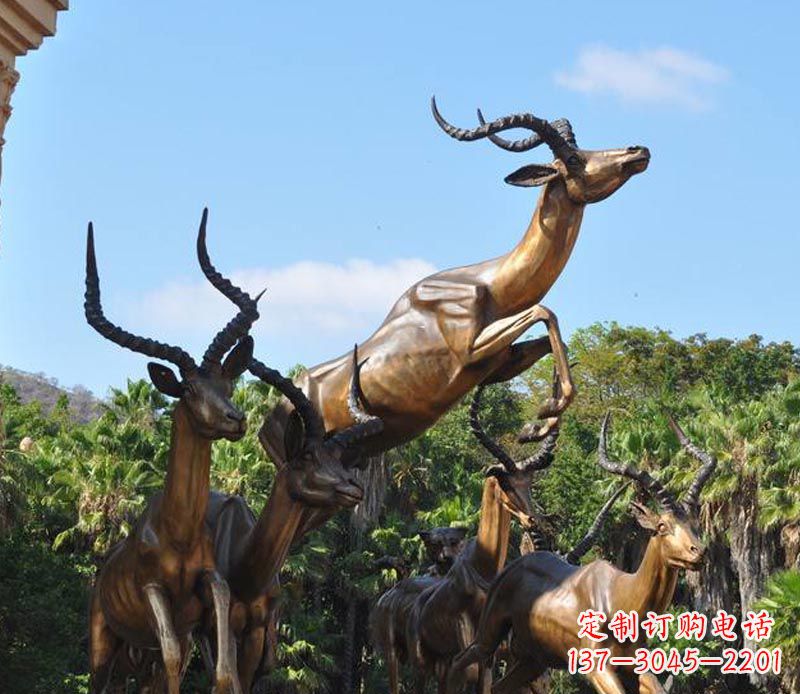 安阳立体雕塑——羚羊奔跑