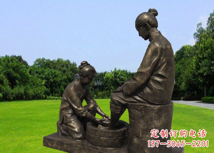 安阳浓浓爱意的母爱,定制青铜铸造的母亲雕塑