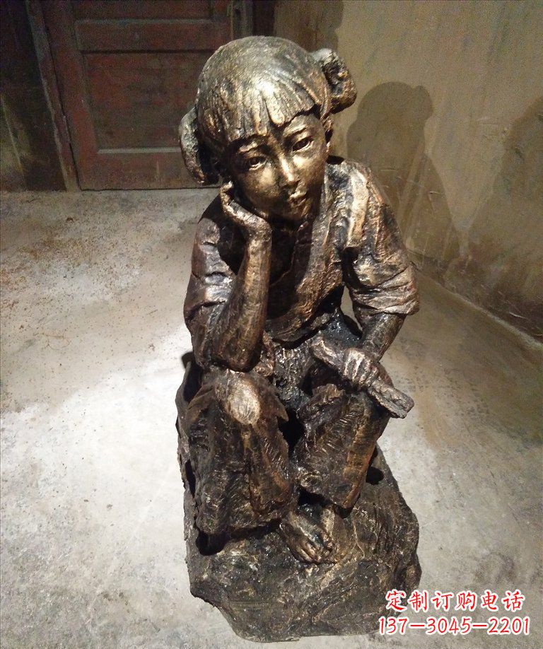 安阳童真美丽的小女孩铜雕