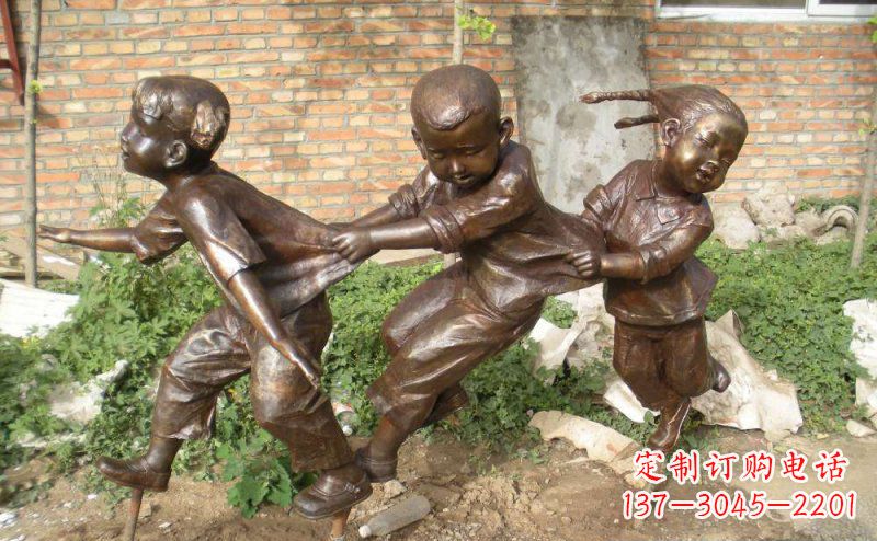 安阳铜雕老鹰—勇捕小鸡的动态展示