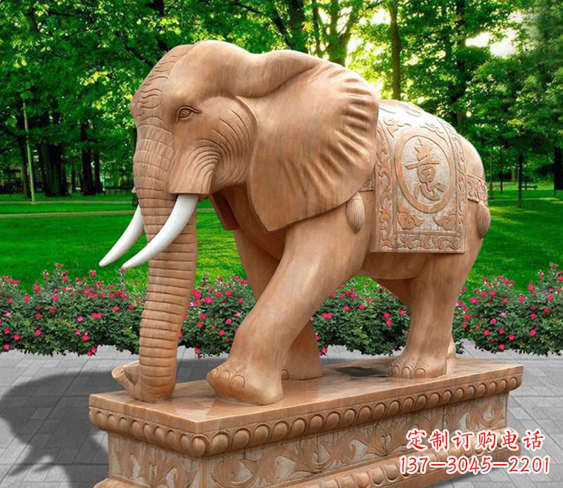 安阳晚霞红大象雕塑——火热绽放的雕塑之美