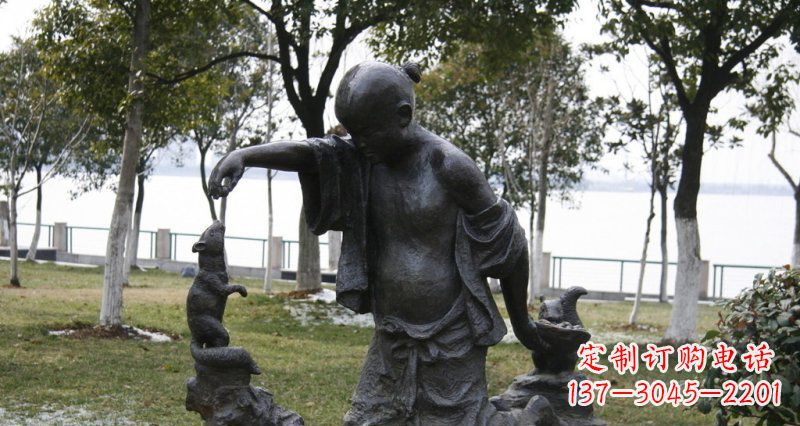 安阳铜质高端松鼠雕塑