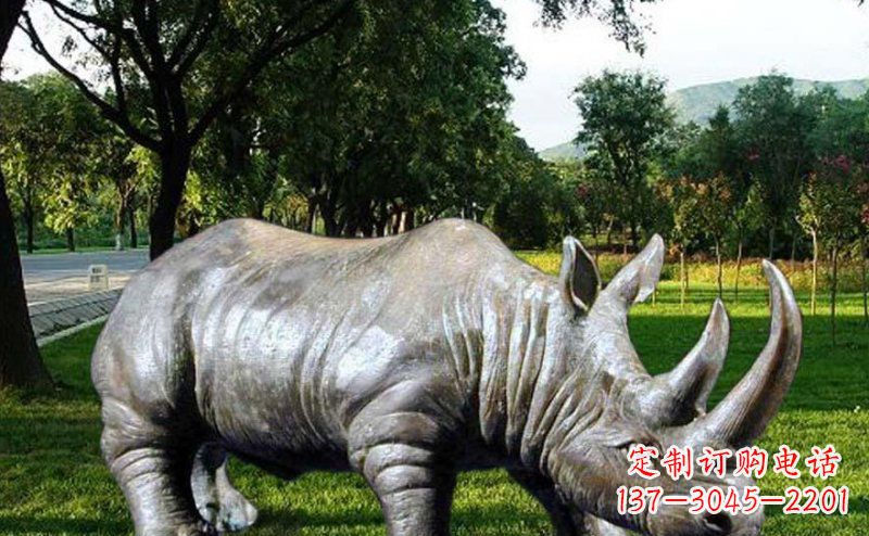 安阳新题目犀牛玻璃钢雕塑——给公园增添独特美感