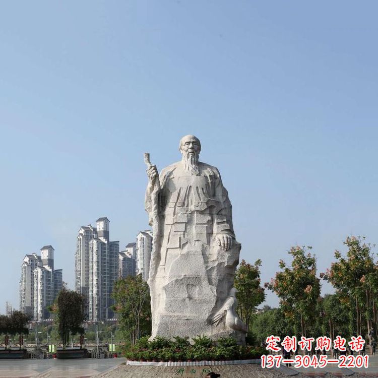 安阳具有历史意义的画家齐白石汉白玉雕像