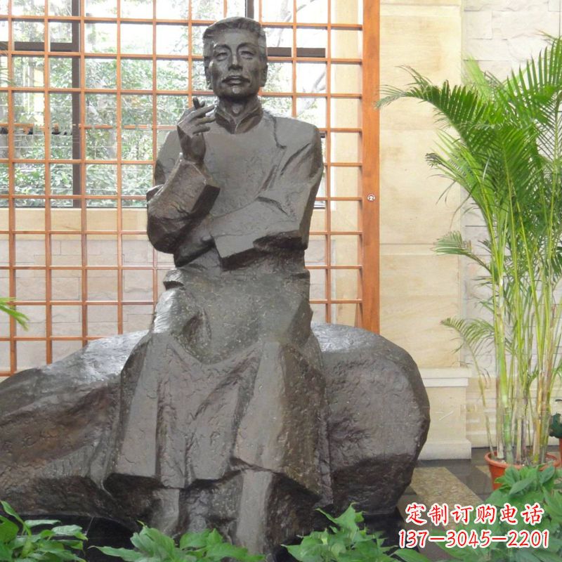 安阳公园园林历史名人鲁迅铜雕像