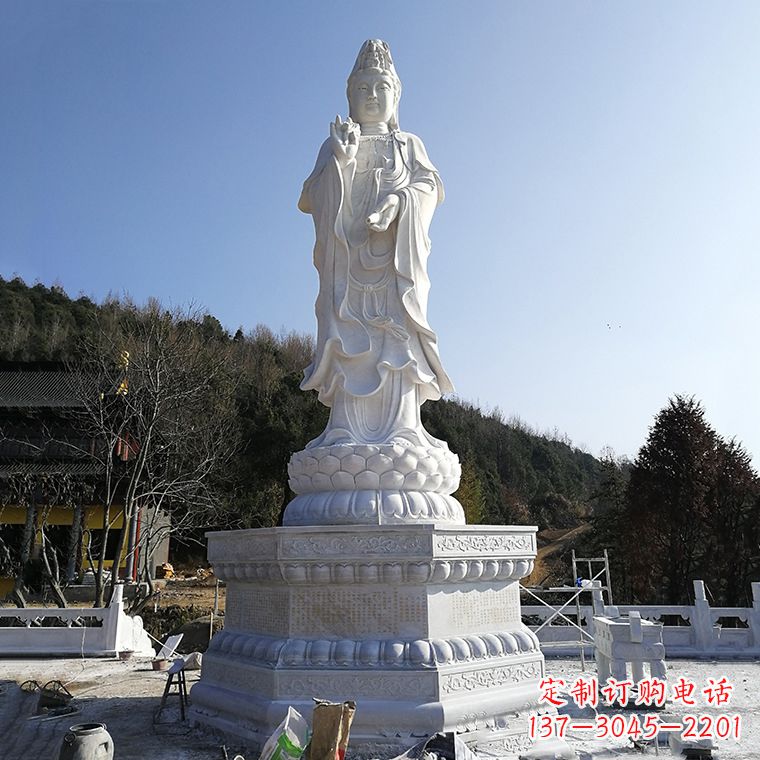 安阳公园雍容华贵的观音石雕
