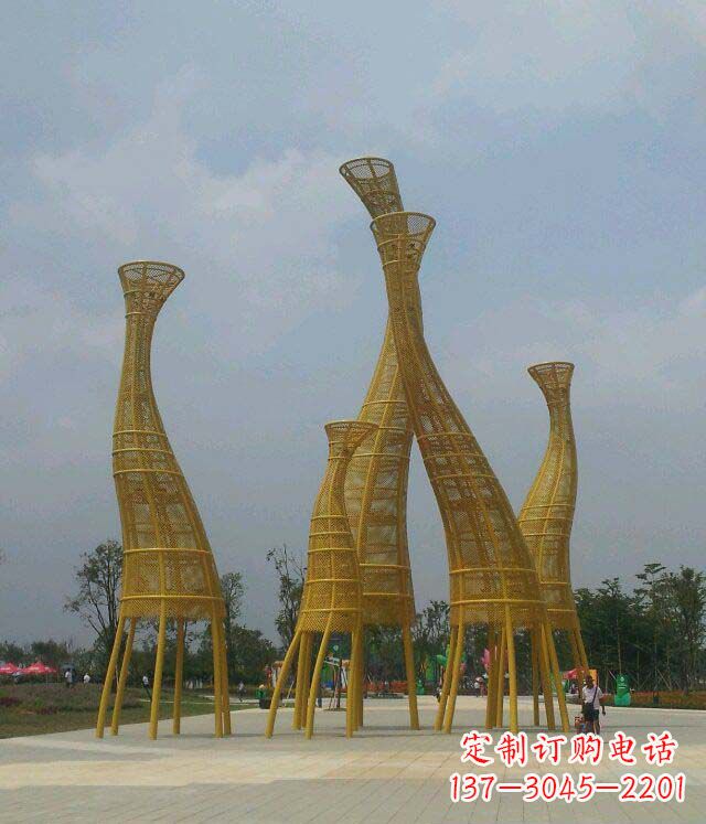 安阳优雅与浪漫的相遇——不锈钢长颈鹿雕塑