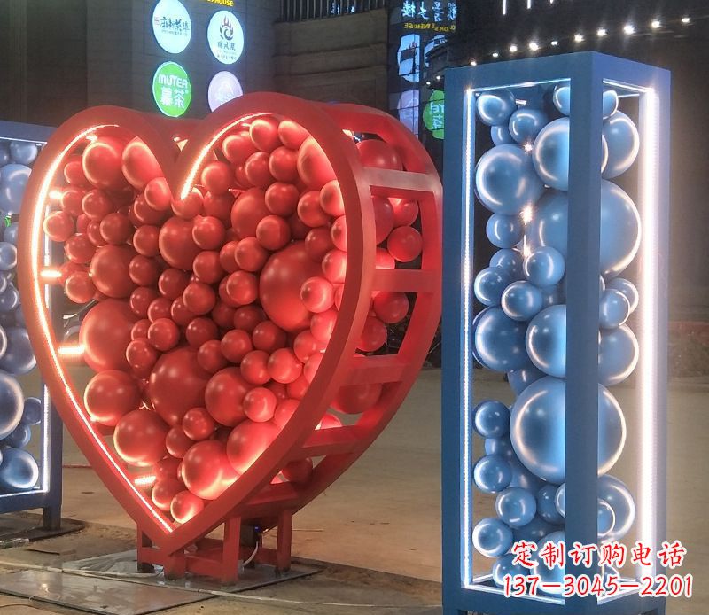 安阳艺术级不锈钢字母雕塑