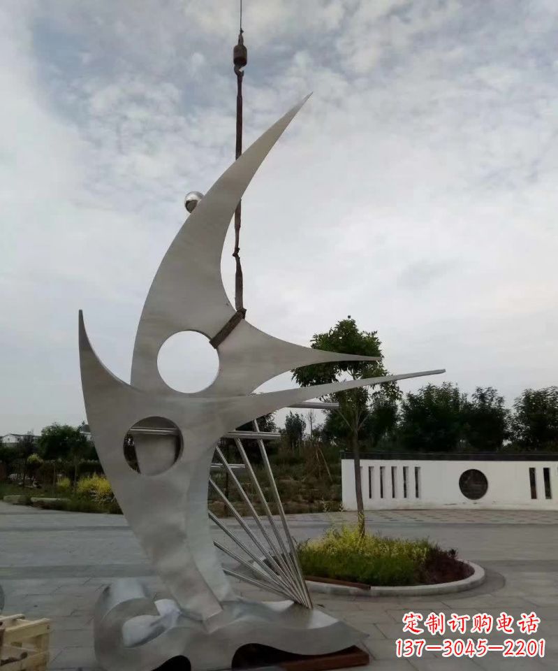 安阳广场不锈钢帆船景观雕塑