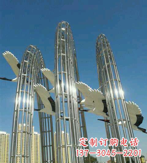安阳高级不锈钢镂空雄鹰雕塑