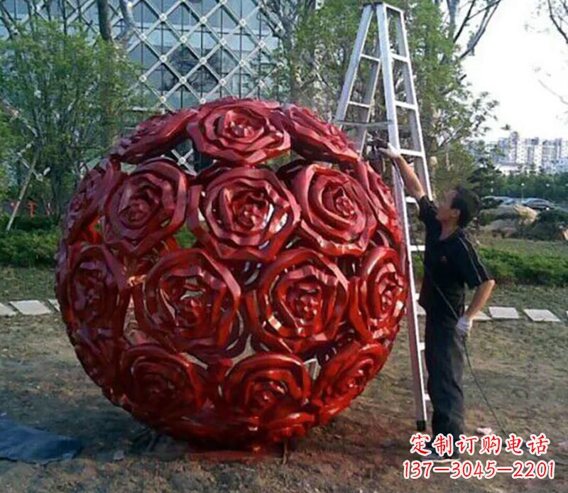 安阳不锈钢玫瑰花镂空雕塑