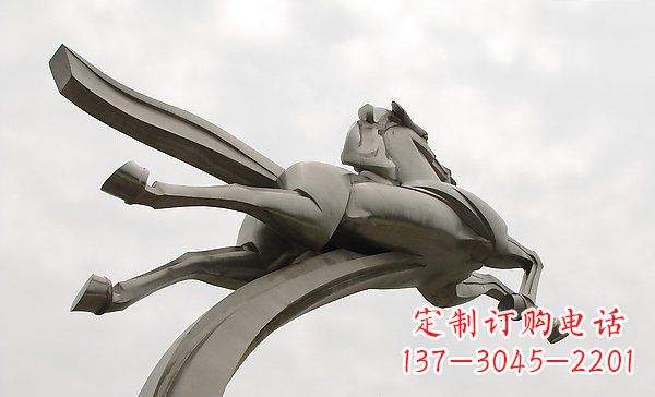 安阳中领雕塑:高精度不锈钢一马当先雕塑