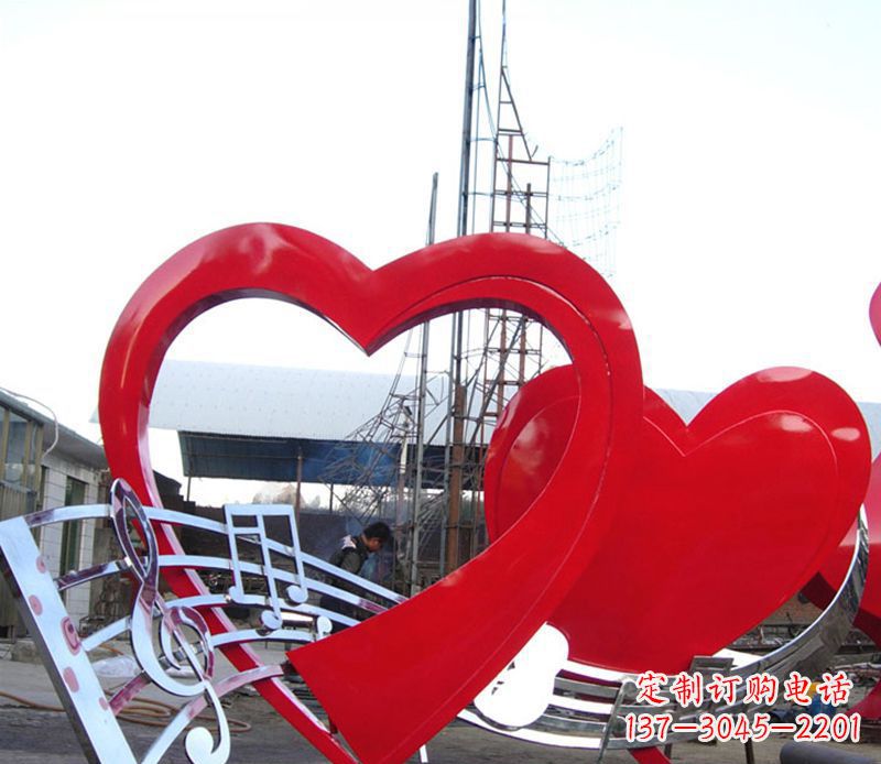 安阳中领雕塑:音符桃心景观雕塑,给你的生活带去美妙的旋律