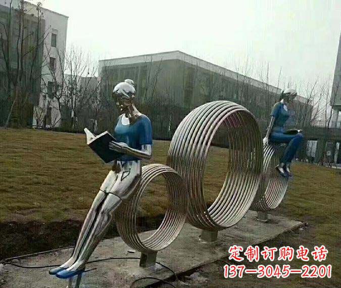 安阳环绕书香之美的不锈钢圆环雕塑