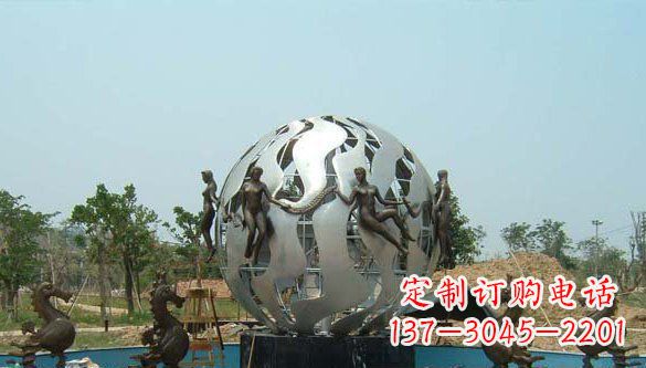 安阳高雅大气不锈钢圆球喷泉雕塑